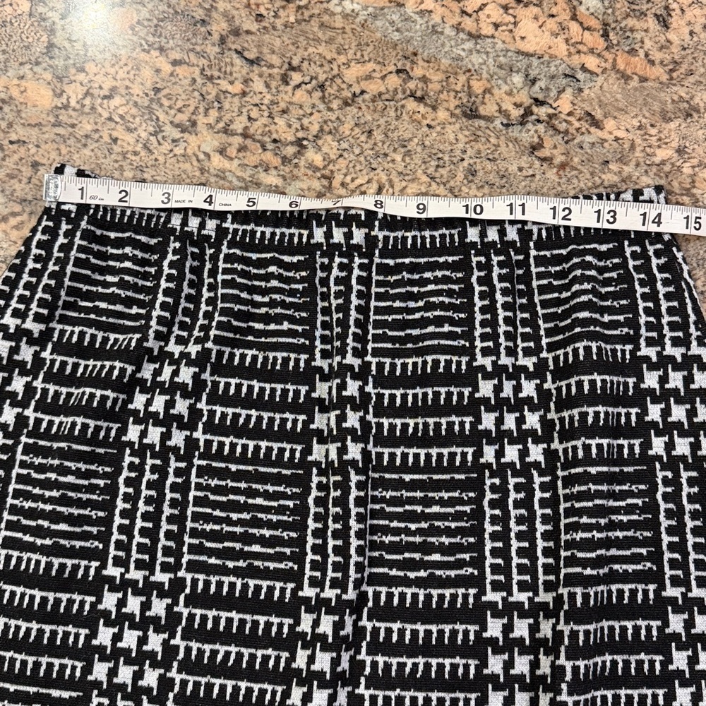 Nina Leonard Black and White Geometric Pencil Skirt - Picture 5 of 5